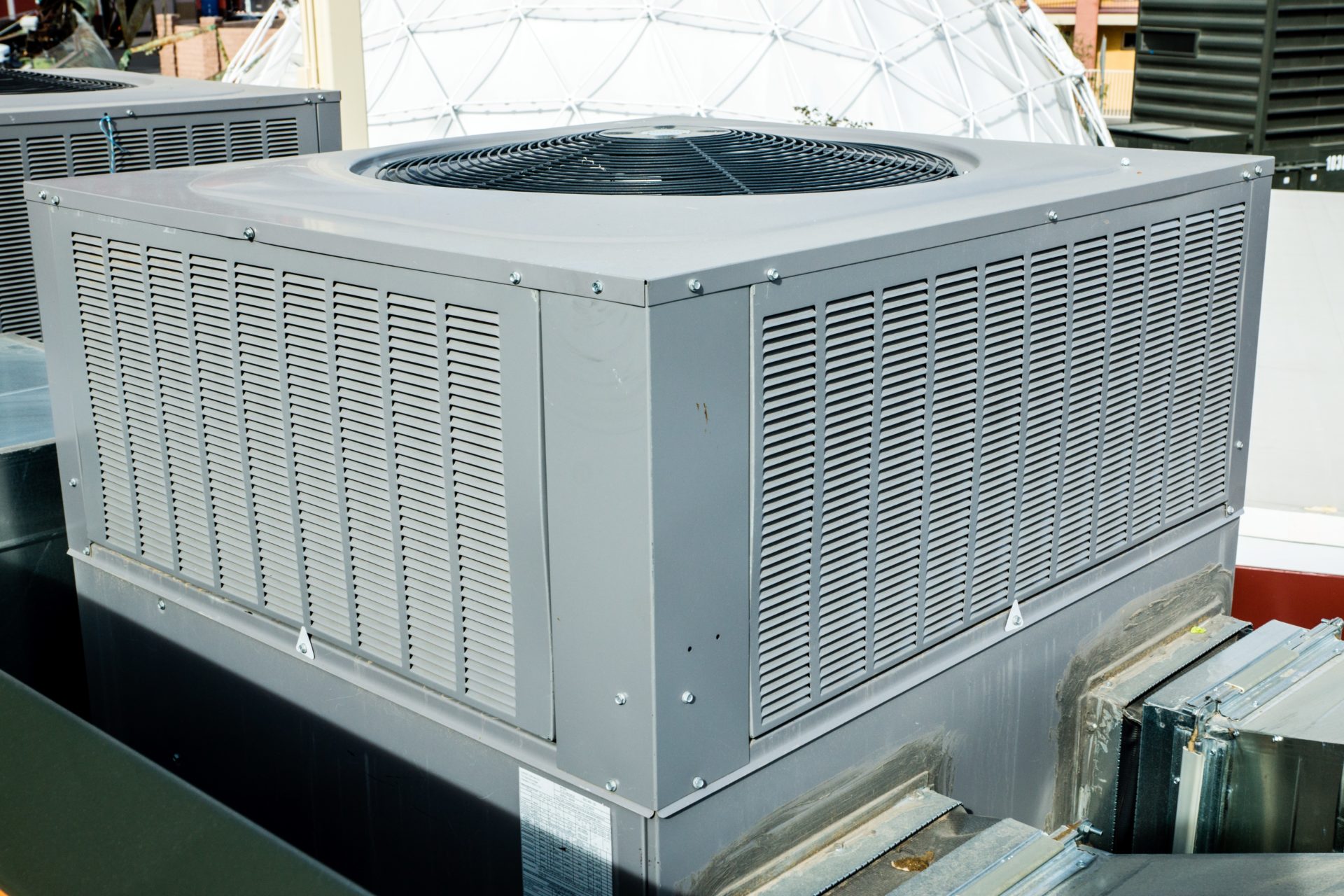 Garage air conditioning unit